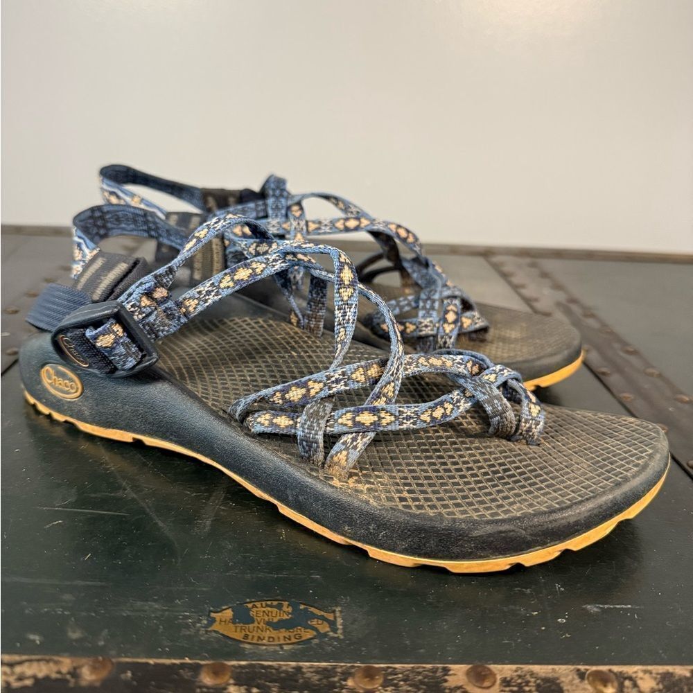 Chaco woman’s sandals adjustable ankle strap toe loop size 10